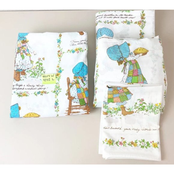 VTG Holly Hobbie Bedding Set ( Twin Fitted, Flat, Pillowcase) & Curtain GUC - Picture 1 of 8